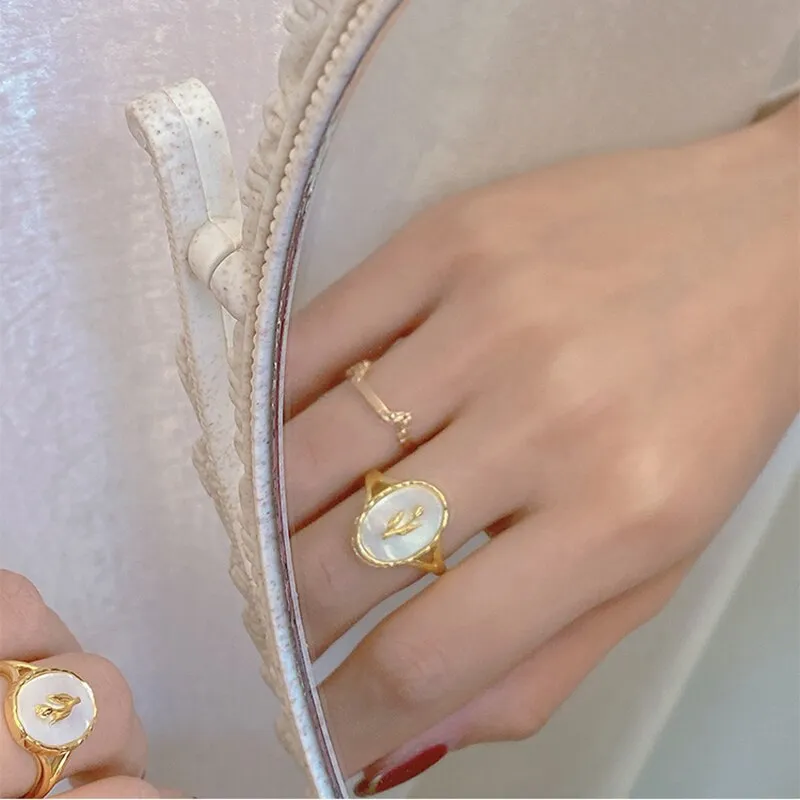 2022 Vintage Tulip Flower Ring For Girls White Imitation Shell Geometric Oval Open Index Finger Ring Bohemian Party Jewelry Gift