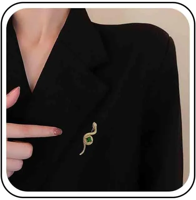 Andelaisi Boho Emerald Snake Brooch Pin Green Gem Snake Serpent Brooch Vintage Crystal Gem Snake Brooch Gothic Emerald Serpent Badge Pin Clothing Hat Bag Accessories Jewelry for Women and Girls