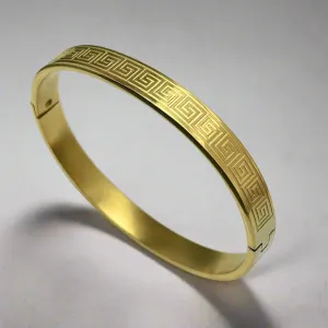 Majestic Golden Cuff Bracelet For Men