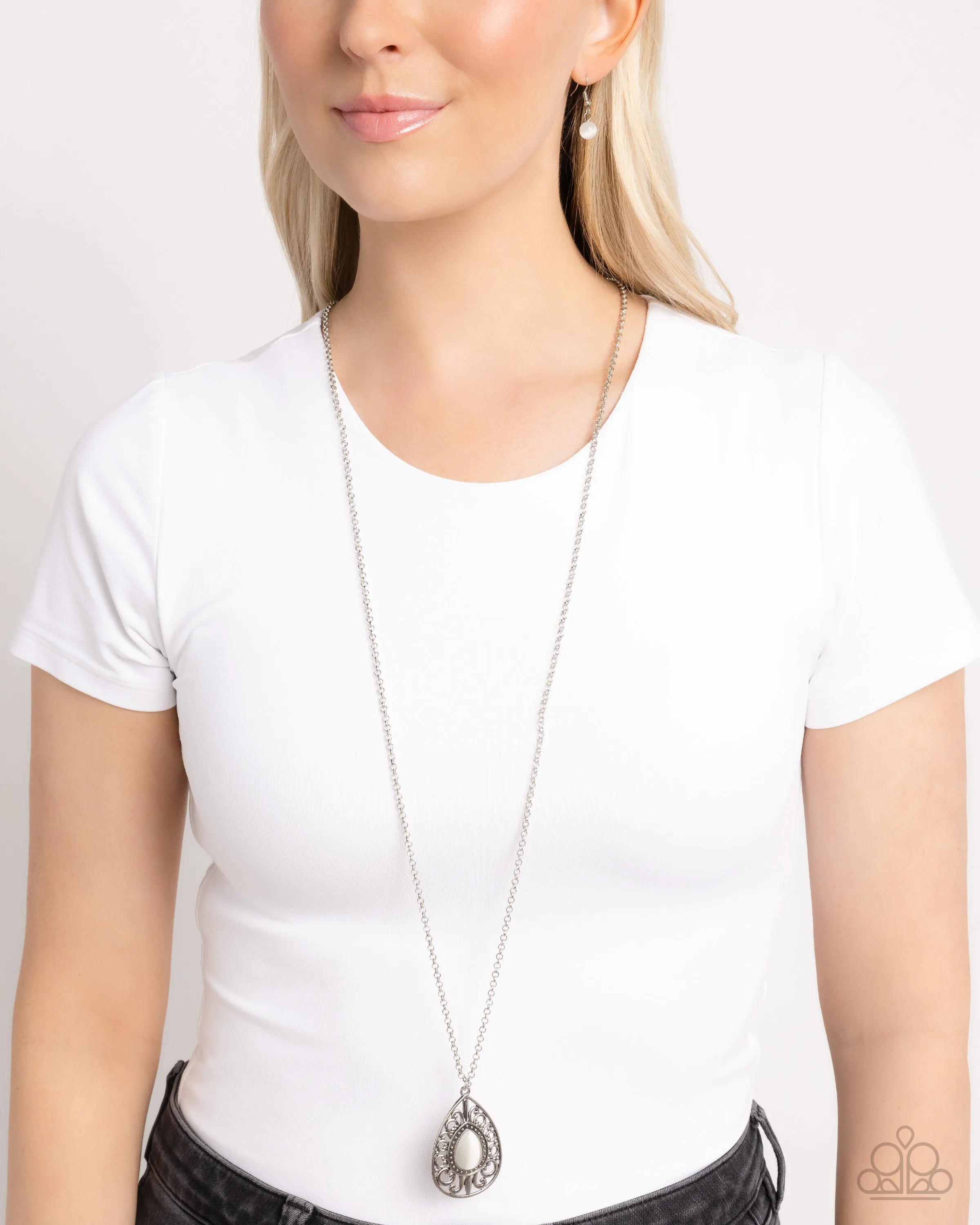 Modern Majesty • White
