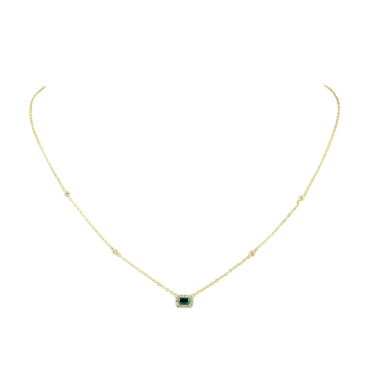 Noras Radiant Emerald Necklace  A Timeless Gem of Elegance