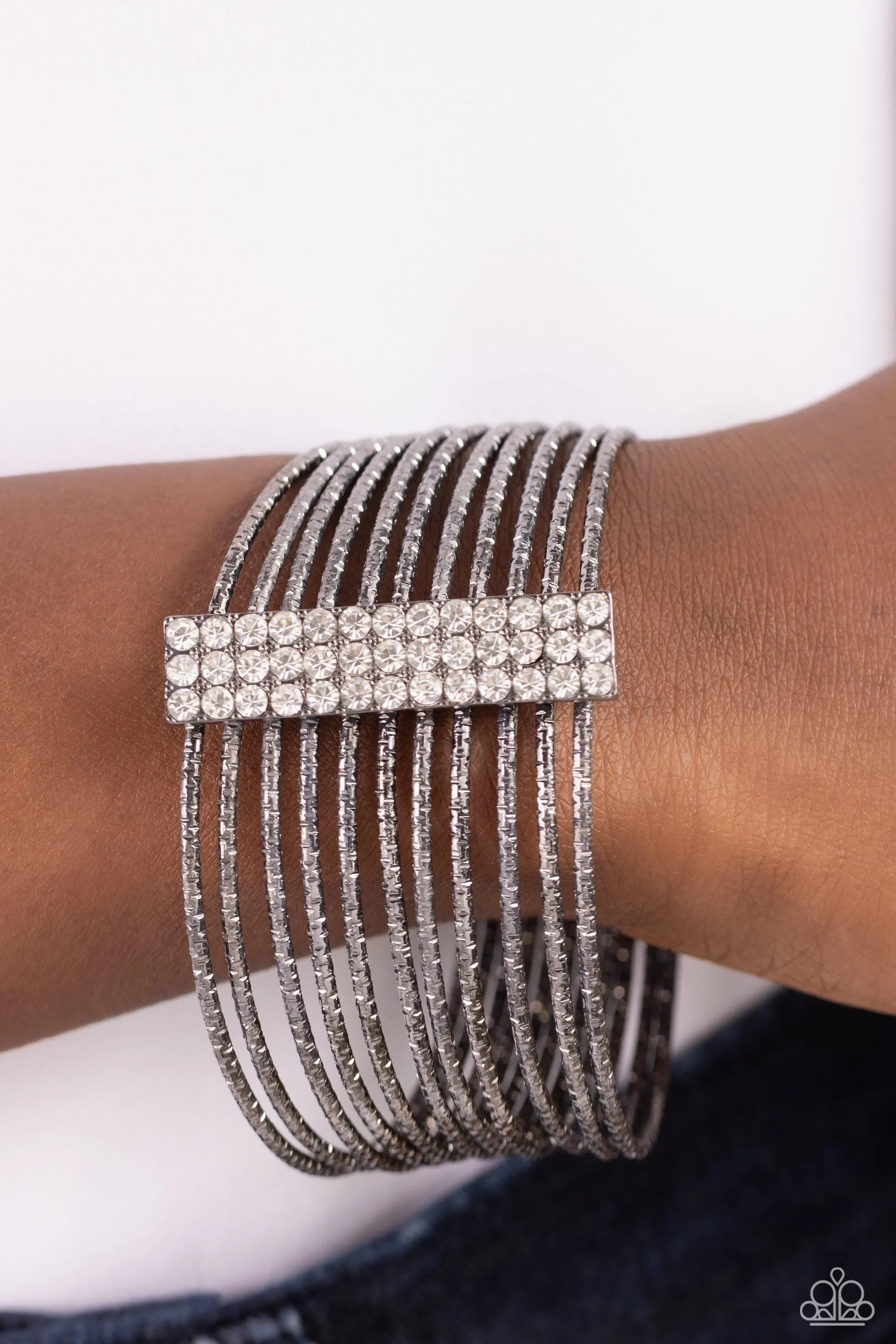Shimmery Silhouette • Gunmetal