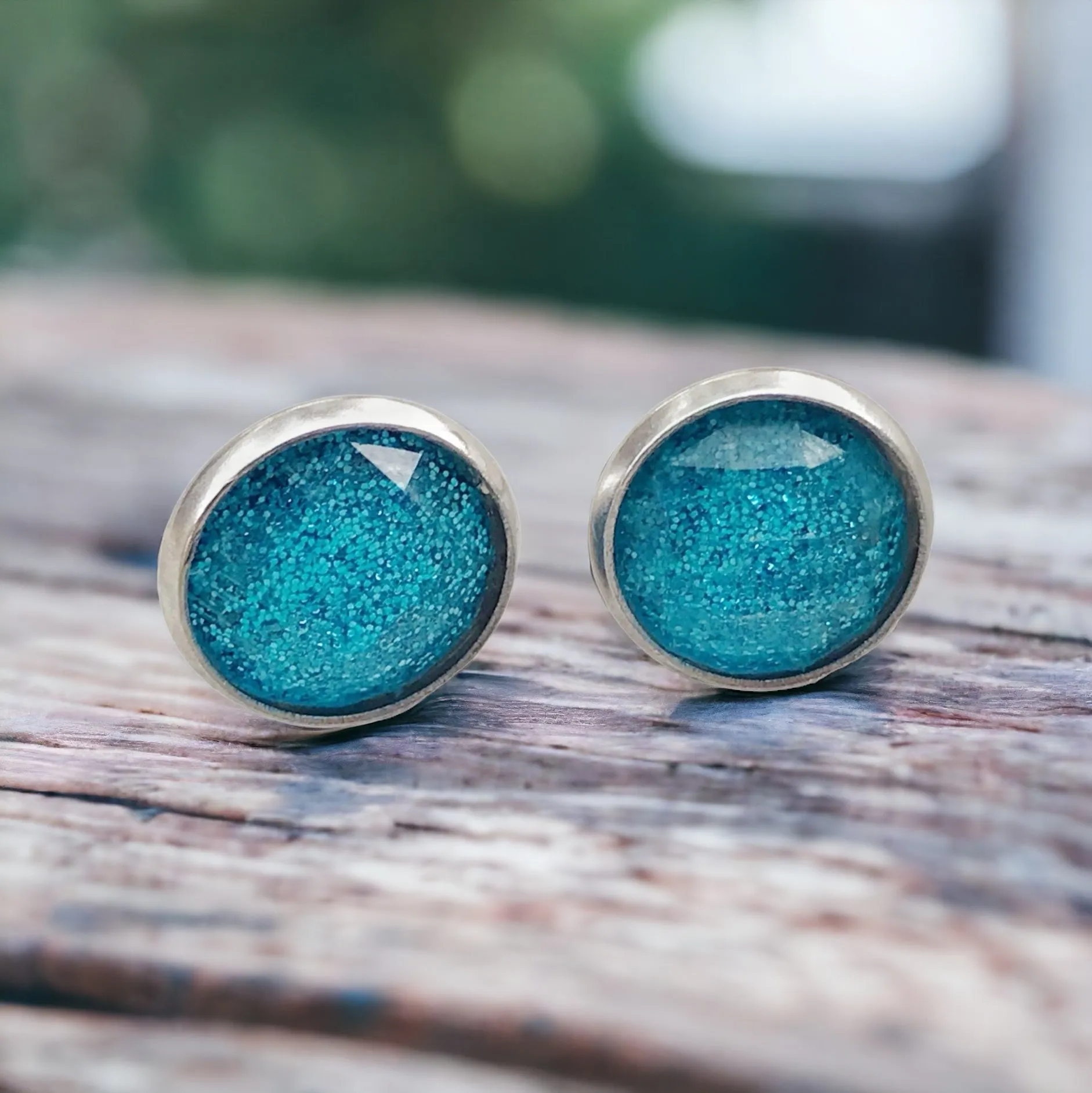 Sky Blue Glitter Acrylic 10mm Stud Earrings: Sparkling Modern Accessories