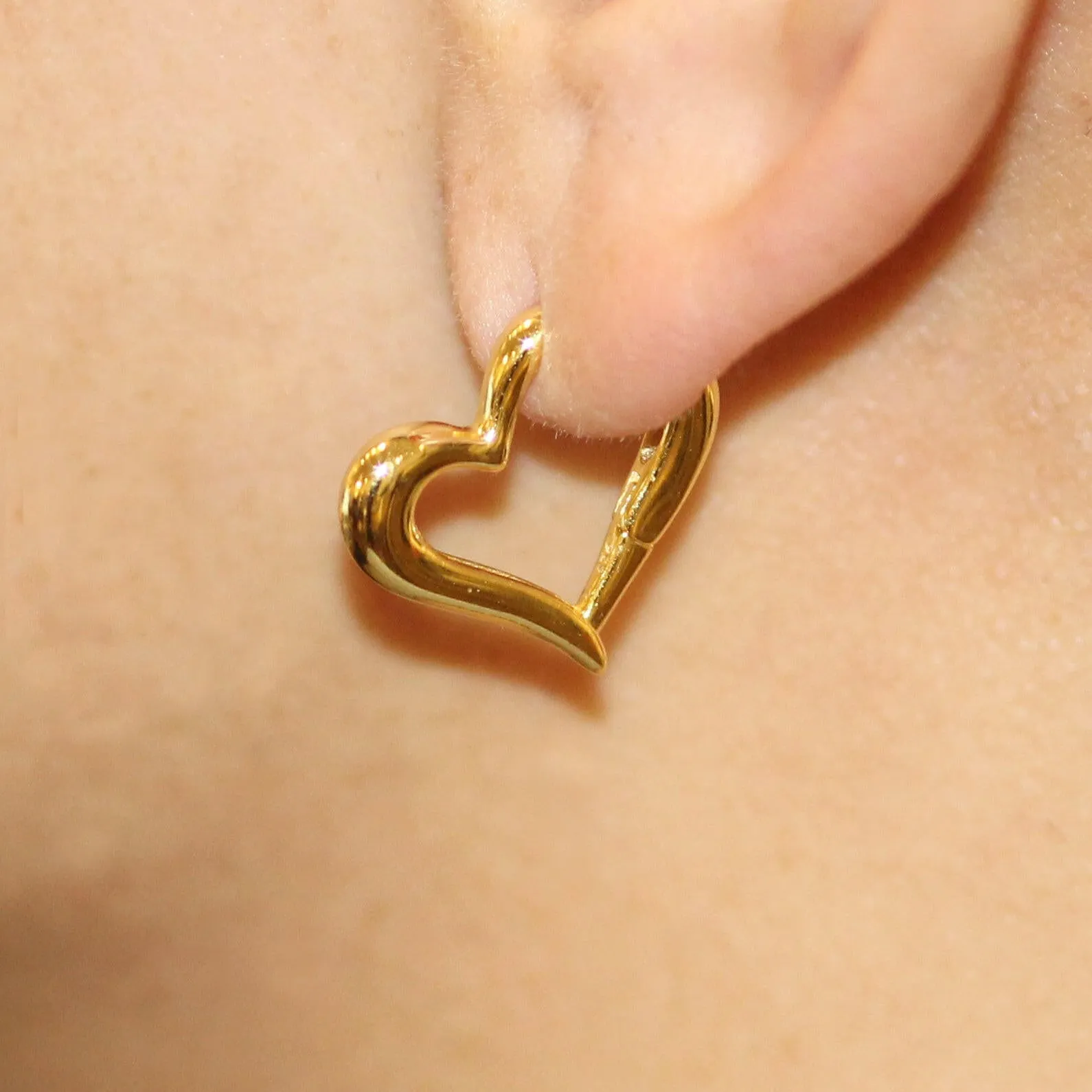 Unique Lovely Heart Shape Hoop Earrings