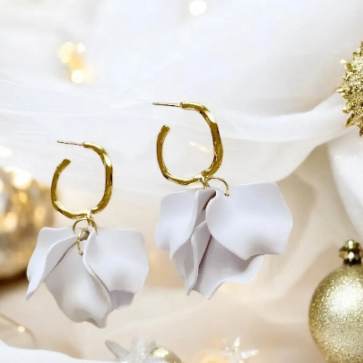 White - flower earrings | unique dangle petals earrings | golden baroque floral earrings | bridal party wedding earrings