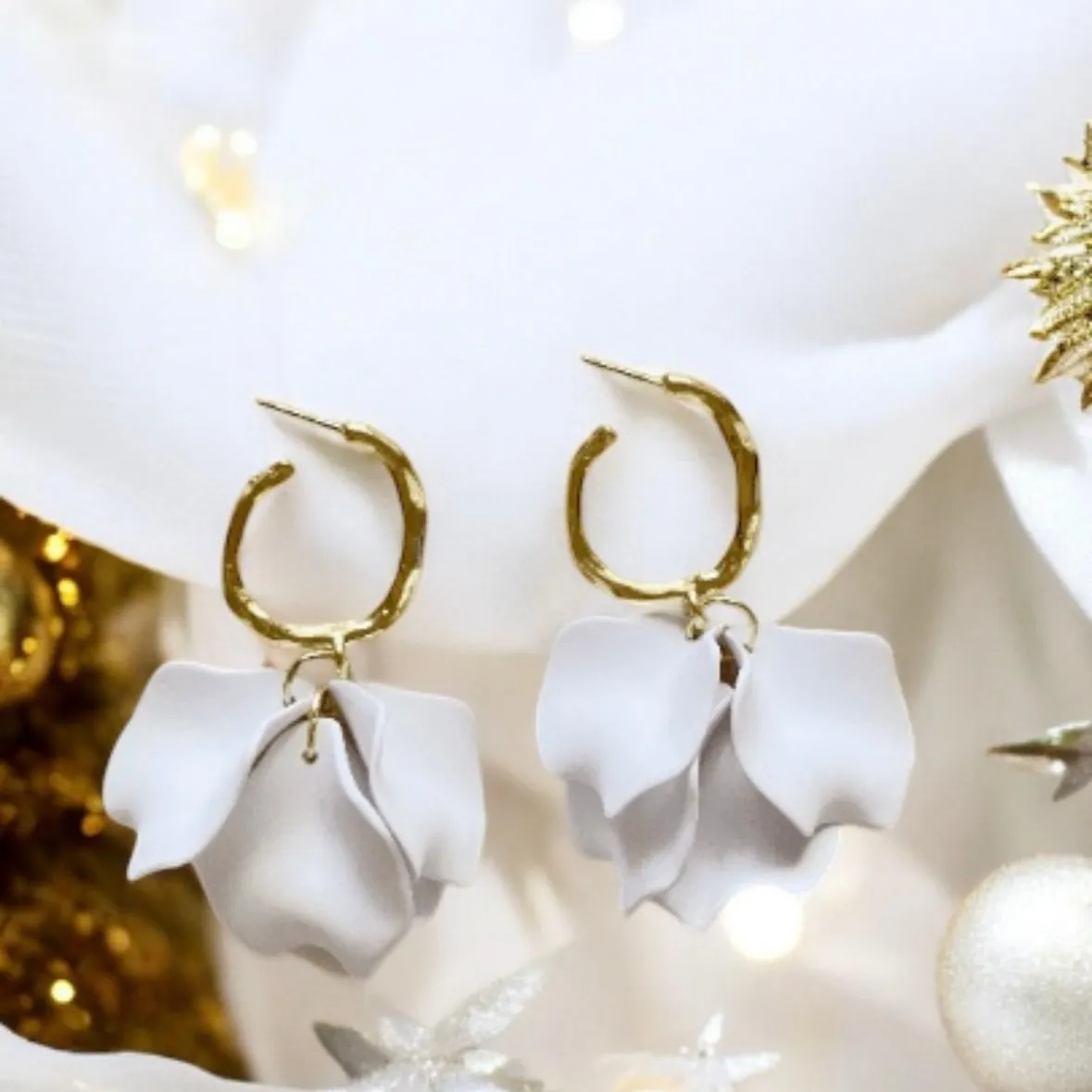 White - flower earrings | unique dangle petals earrings | golden baroque floral earrings | bridal party wedding earrings