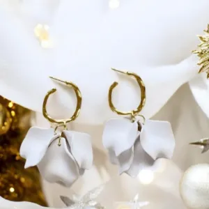 White - flower earrings | unique dangle petals earrings | golden baroque floral earrings | bridal party wedding earrings